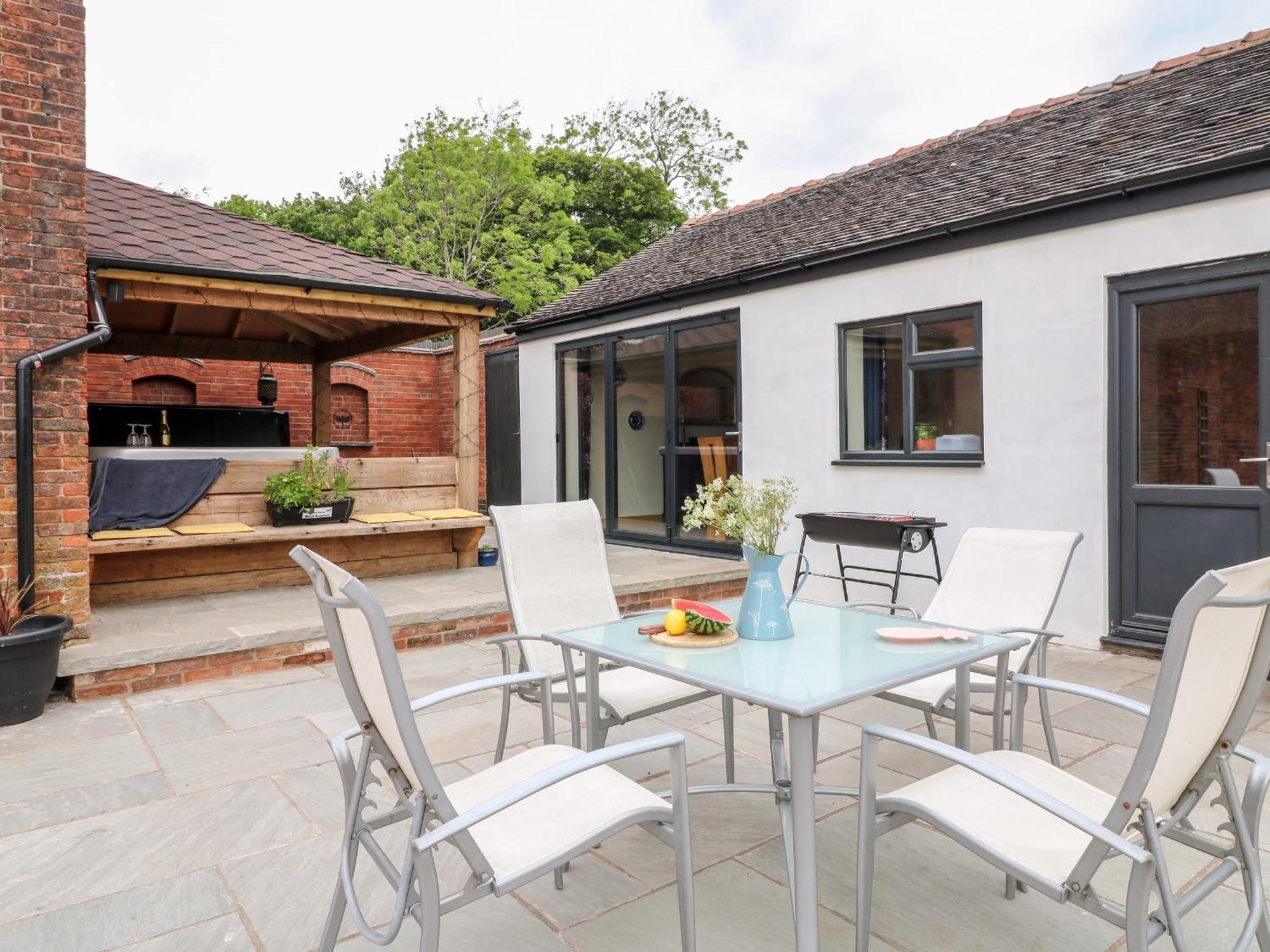 Villa Fields Farm Draycott in the Moors Exterior foto